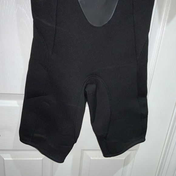 Body Glove Wetsuit springsuit short Sz 9/10 Black New Back Zip 2/1 MM back zip - Picture 2 of 10